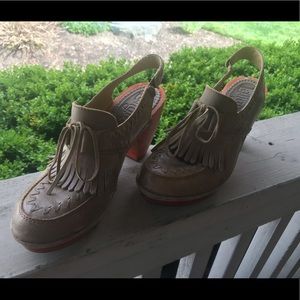 Latigo clog platform shoes